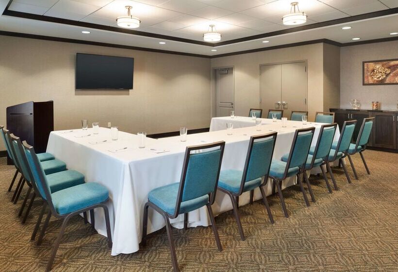 هتل Hampton Inn Elko