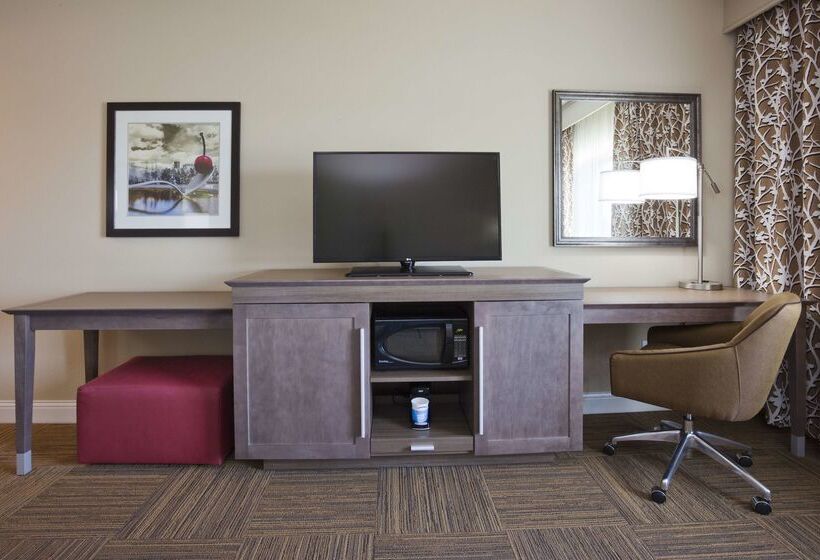 Отель Hampton Inn Minneapolis Roseville