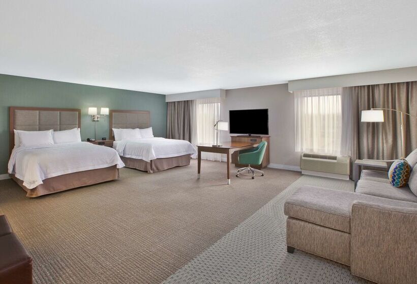 هتل Hampton Inn & Suites Alliance