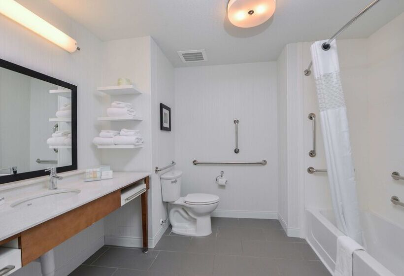 בית מלון כפרי Hampton Inn & Suites Altoonades Moines