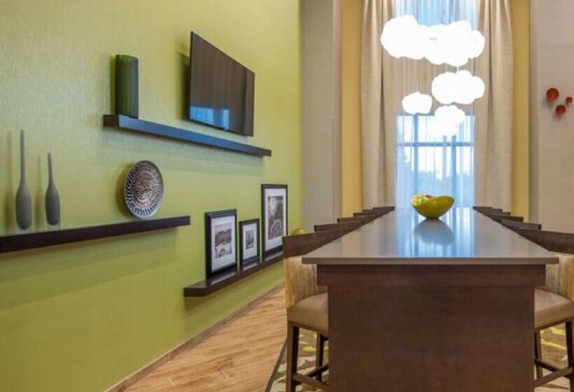 בית מלון כפרי Hampton Inn Waynesboro