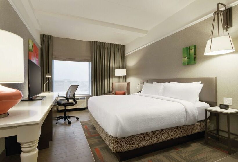 هتل Hilton Garden Inn Calgary Downtown