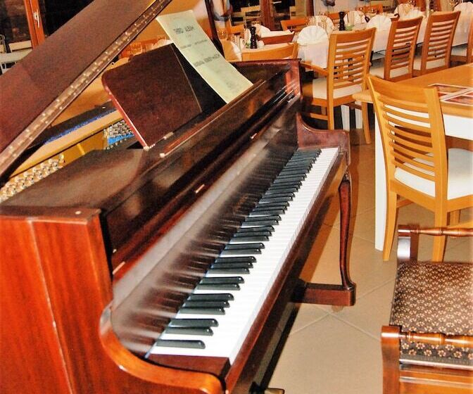 هتل Lagou Raxi Country