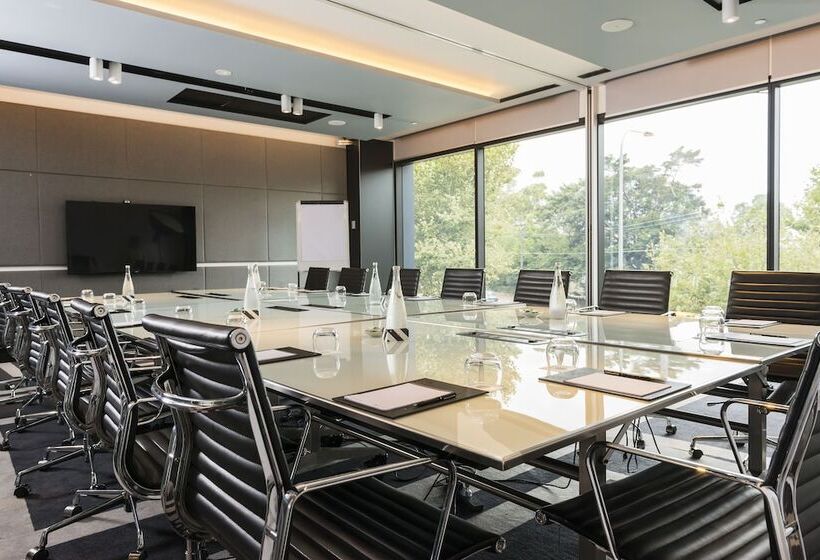 בית מלון כפרי Pullman Sydney Airport