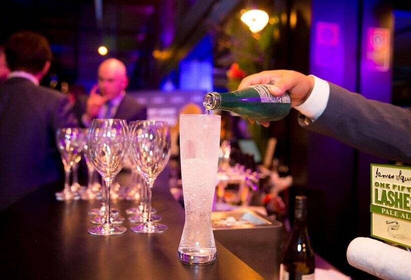 בית מלון כפרי Pullman Sydney Airport