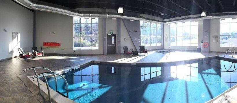 Microtel Inn & Suites By Wyndham Kirkland Lake