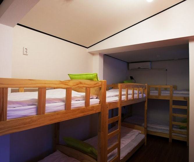 펜션 Gonggan Guesthouse