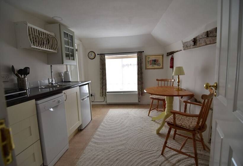 צימר The Abbey Hotel & Apartments