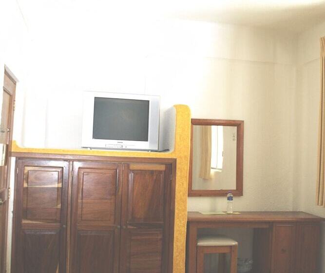 هتل Arrecife Huatulco Plus