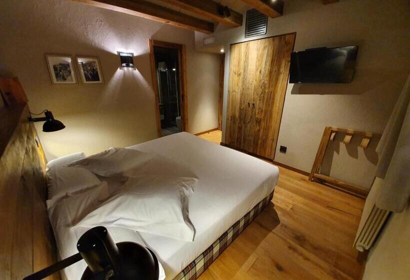 هتل Boutique Puig Franco  Adults Only