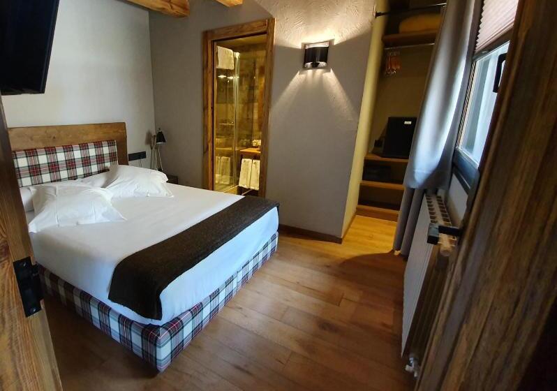 هتل Boutique Puig Franco  Adults Only