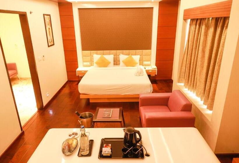 Отель Cj Pallazzio,salem