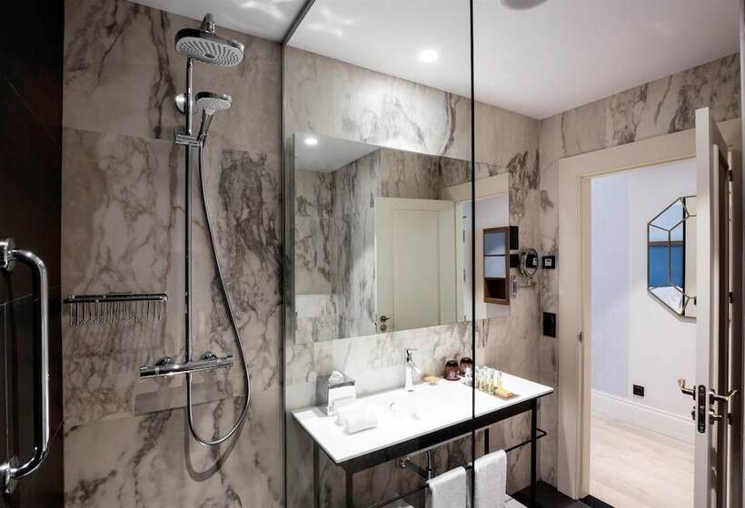 هتل Doubletree By Hilton Madrid  Prado