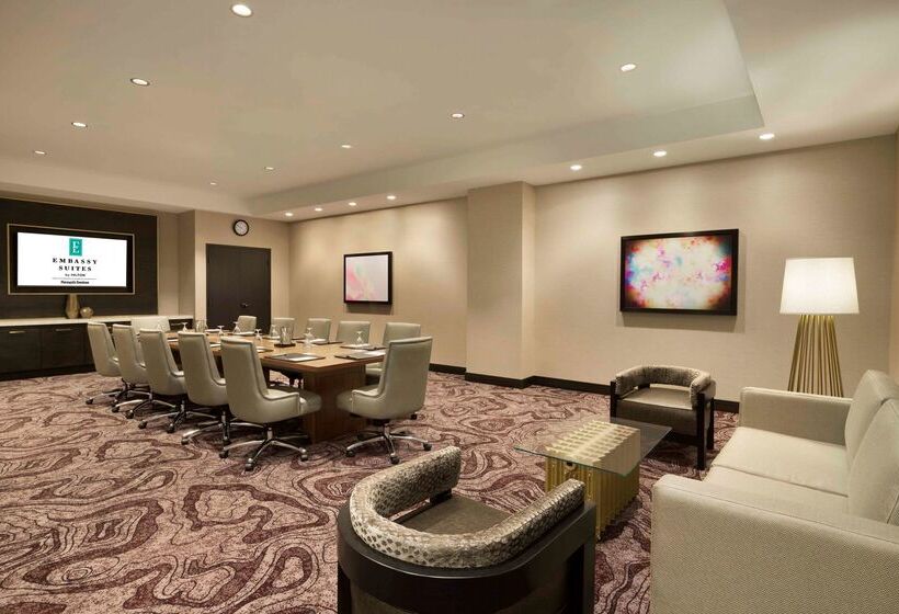 هتل Embassy Suites By Hilton Minneapolis Downtown