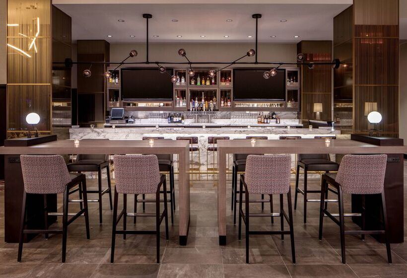 هتل Embassy Suites By Hilton Minneapolis Downtown