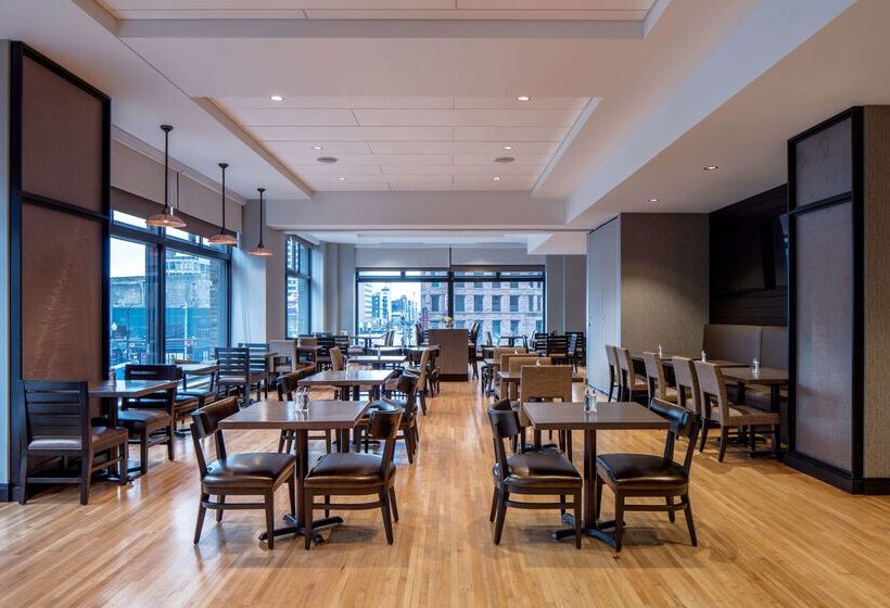 هتل Embassy Suites By Hilton Minneapolis Downtown