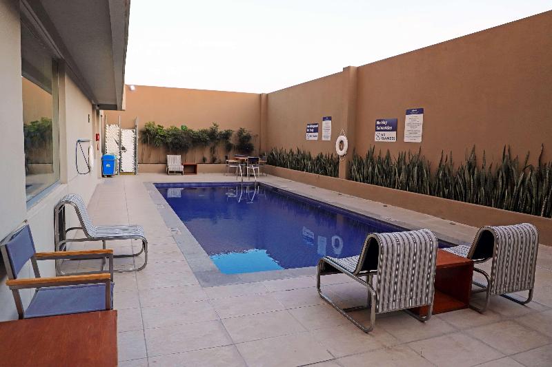 هتل Hampton Inn By Hilton Irapuato