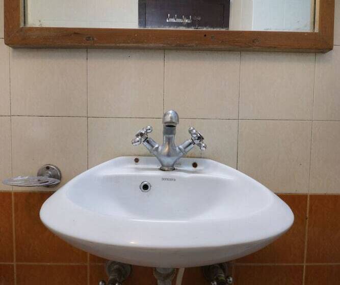 בית מלון כפרי Himalayan Club