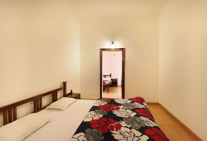 בית מלון כפרי Himalayan Club