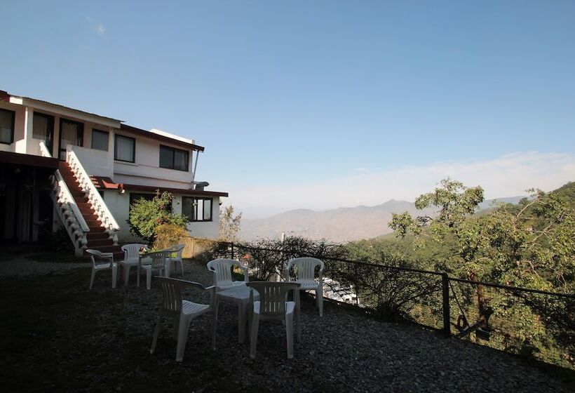 בית מלון כפרי Himalayan Club