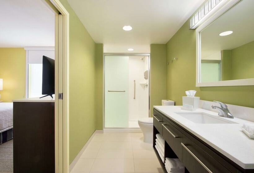 فندق Home2 Suites By Hilton Fort St. John