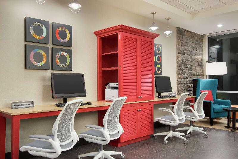 فندق Home2 Suites By Hilton Fort St. John