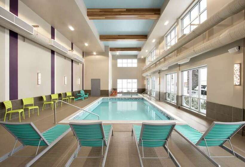 فندق Home2 Suites By Hilton Fort St. John