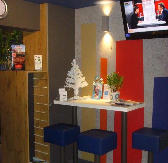 בית מלון כפרי Ibis Budget L'isle Adam