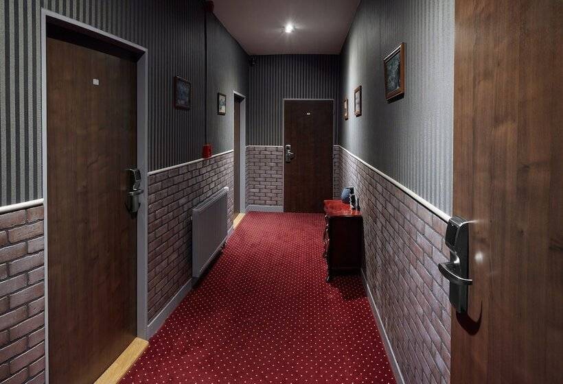 هتل Pension Falconi