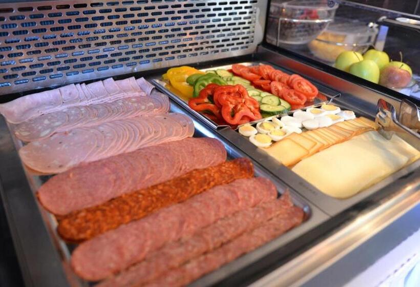 هتل Pension Falconi