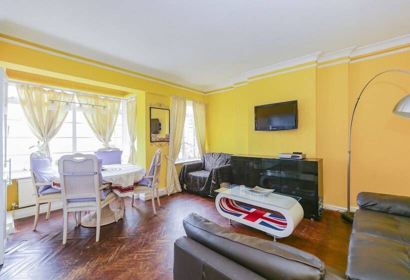 Luxury Baker Street Apartment