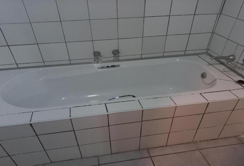 ペンション Bains House