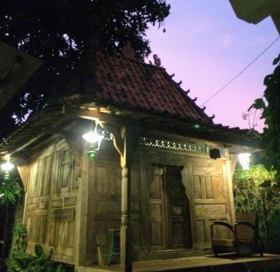 بنسيون Mango Tree Dipudjo Homestay