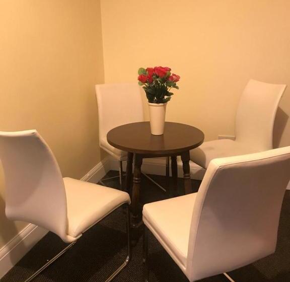 הוסטל Heathrow Stay