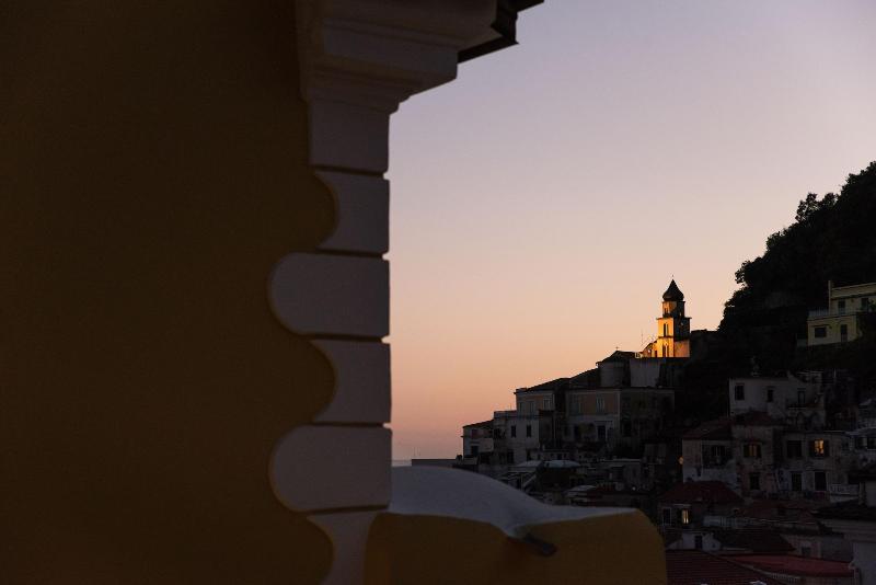 تختخواب و صبحانه Amalfi Luxury House