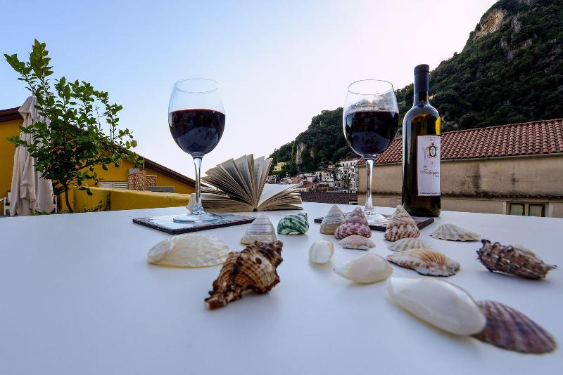 تختخواب و صبحانه Amalfi Luxury House