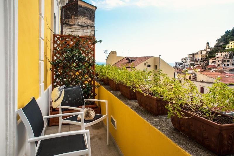 تختخواب و صبحانه Amalfi Luxury House