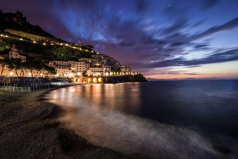 تختخواب و صبحانه Amalfi Luxury House