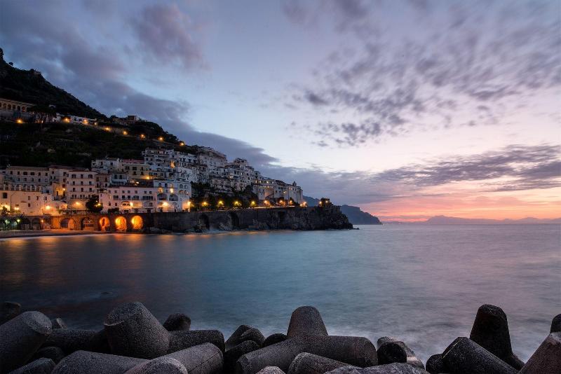 تختخواب و صبحانه Amalfi Luxury House