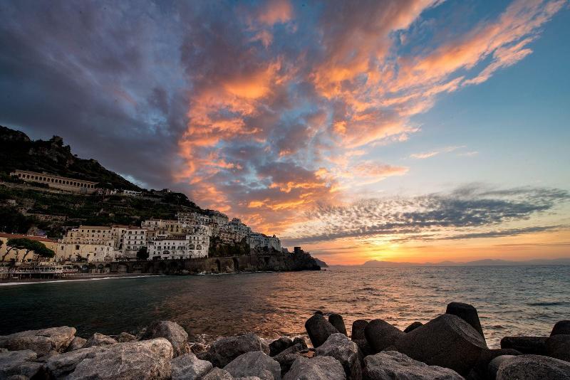 تختخواب و صبحانه Amalfi Luxury House