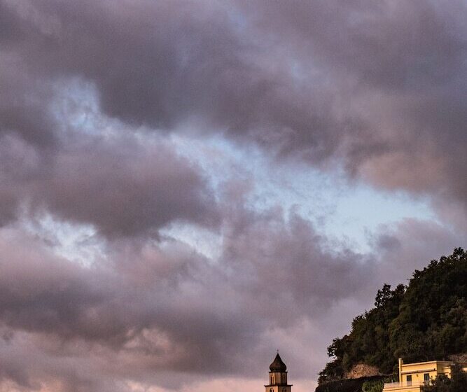 تختخواب و صبحانه Amalfi Luxury House