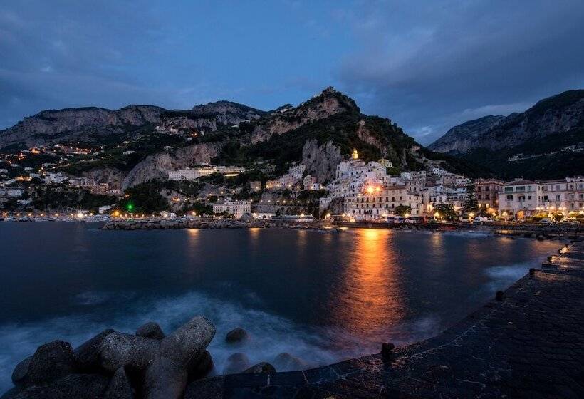 تختخواب و صبحانه Amalfi Luxury House