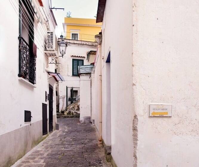 تختخواب و صبحانه Amalfi Luxury House
