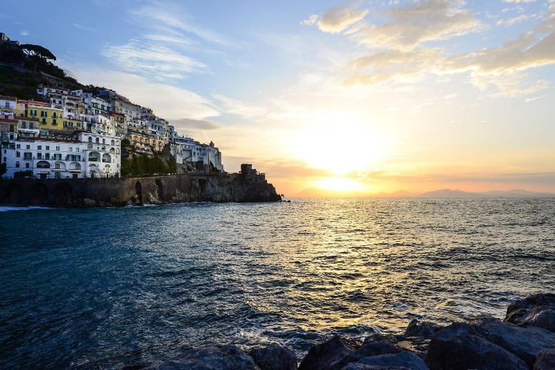 تختخواب و صبحانه Amalfi Luxury House
