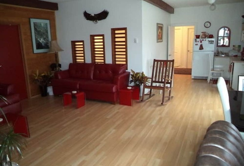 צימר Enchanted Rainforest Guesthouse