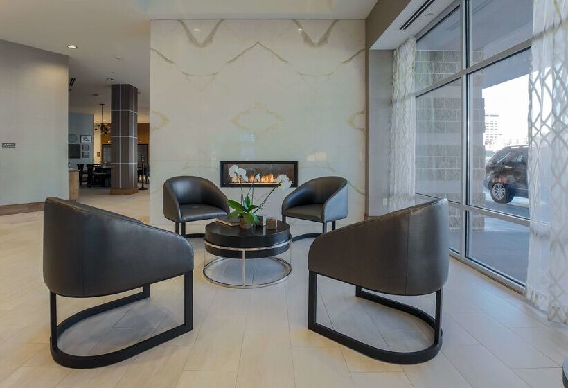 هتل Doubletree By Hilton Evansville