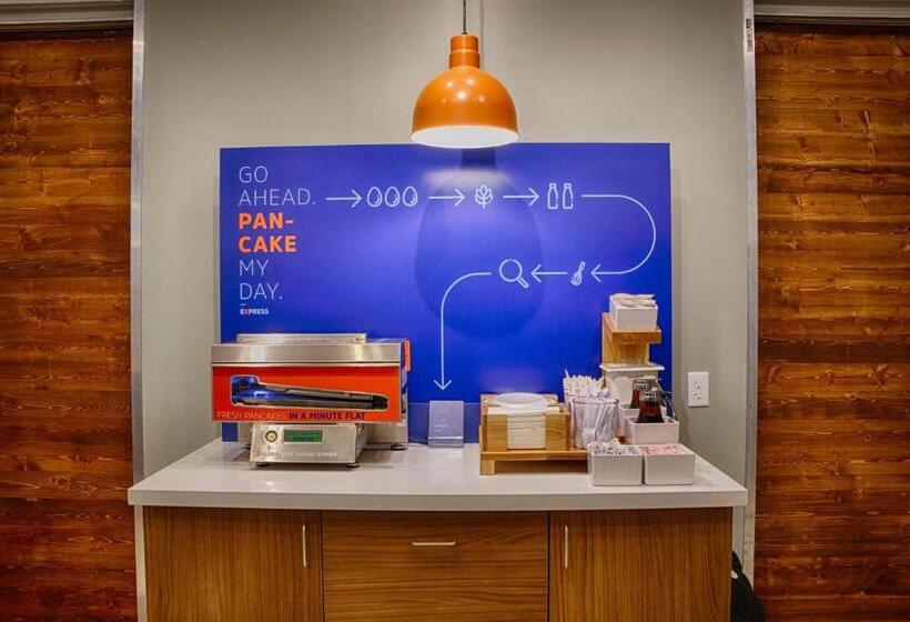 호텔 Holiday Inn Express & Suites   Detroit Northwest   Livonia, An Ihg