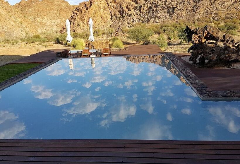 בית מלון כפרי Tutwa Desert Lodge