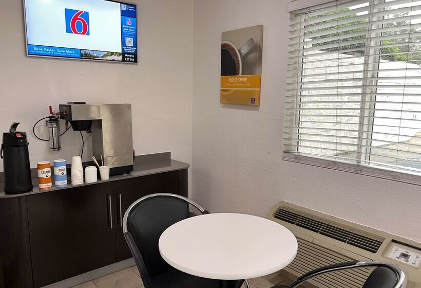 Motel 6orange, Ca  Anaheim