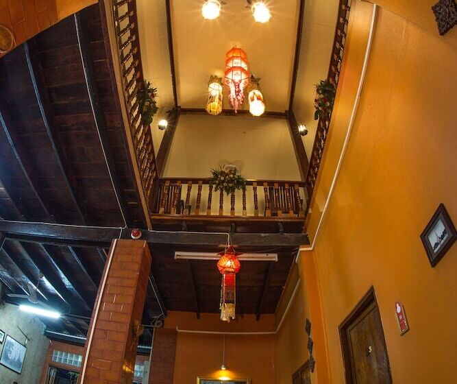 پانسیون Baan Are Gong Riverside Homestay